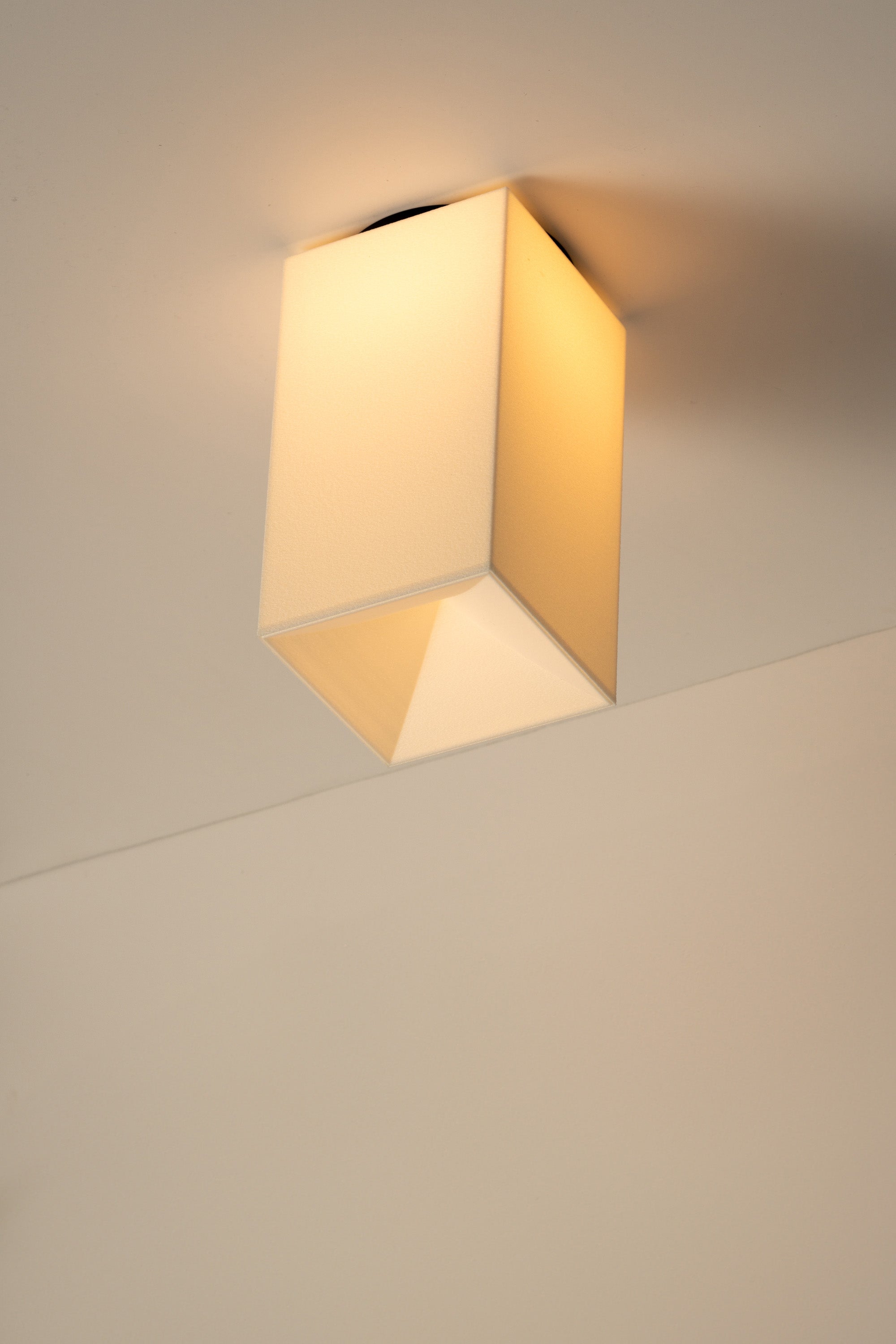 Lahm 08+ Flush Mount