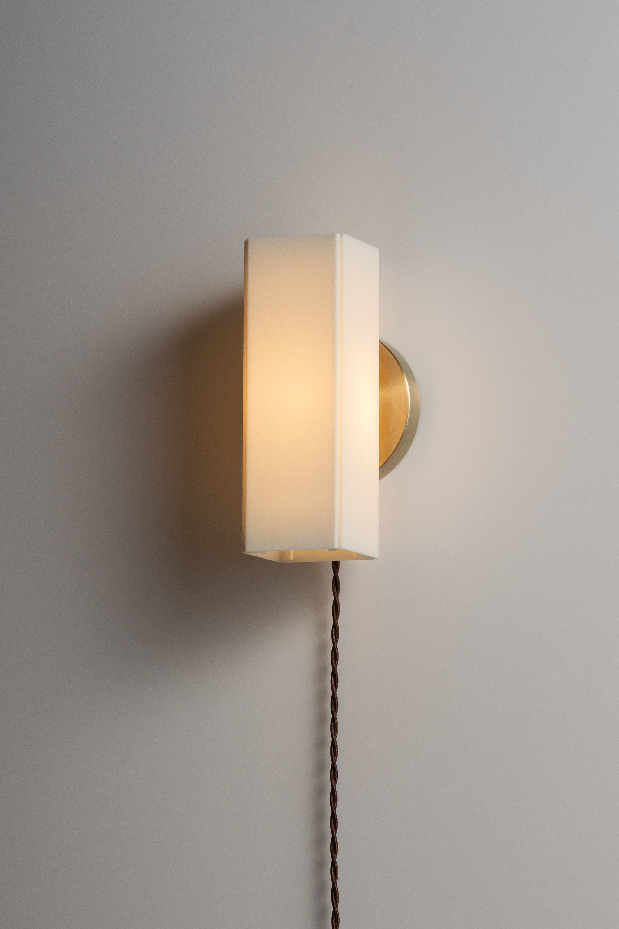 LOIR Sconce Wired Plug-in