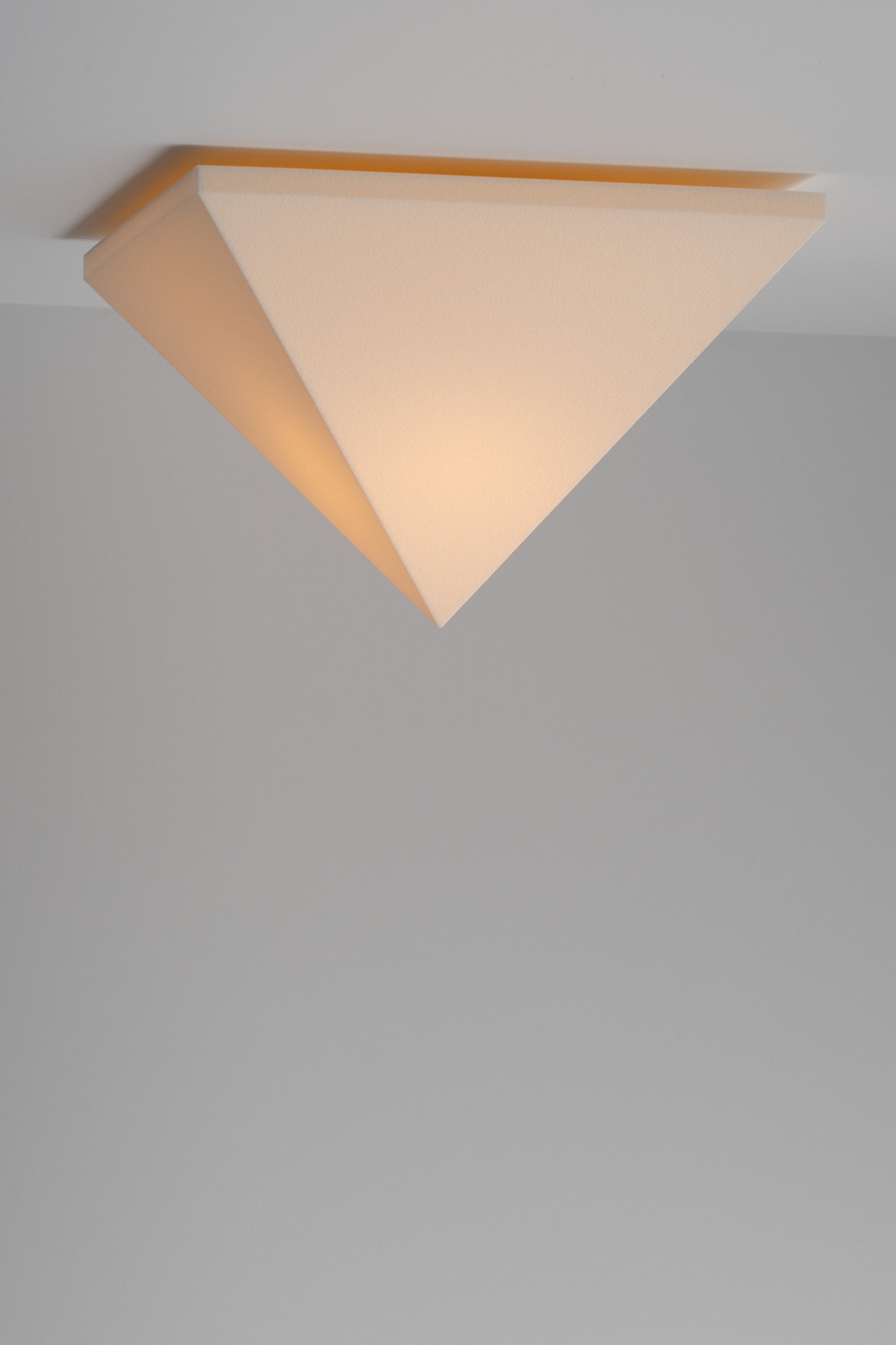 LAHM 04+ Flush Mount