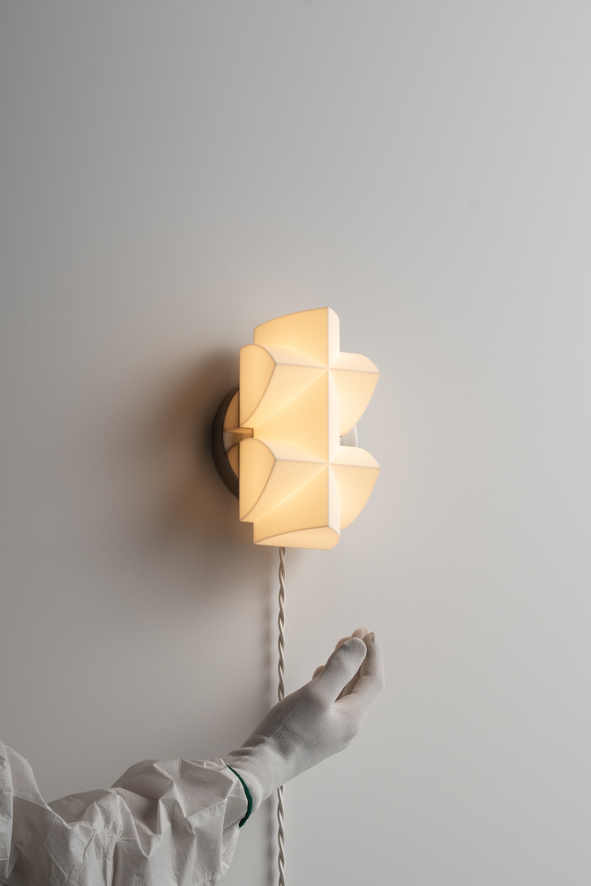 NAALA 02 Sconce Wired Plug-in