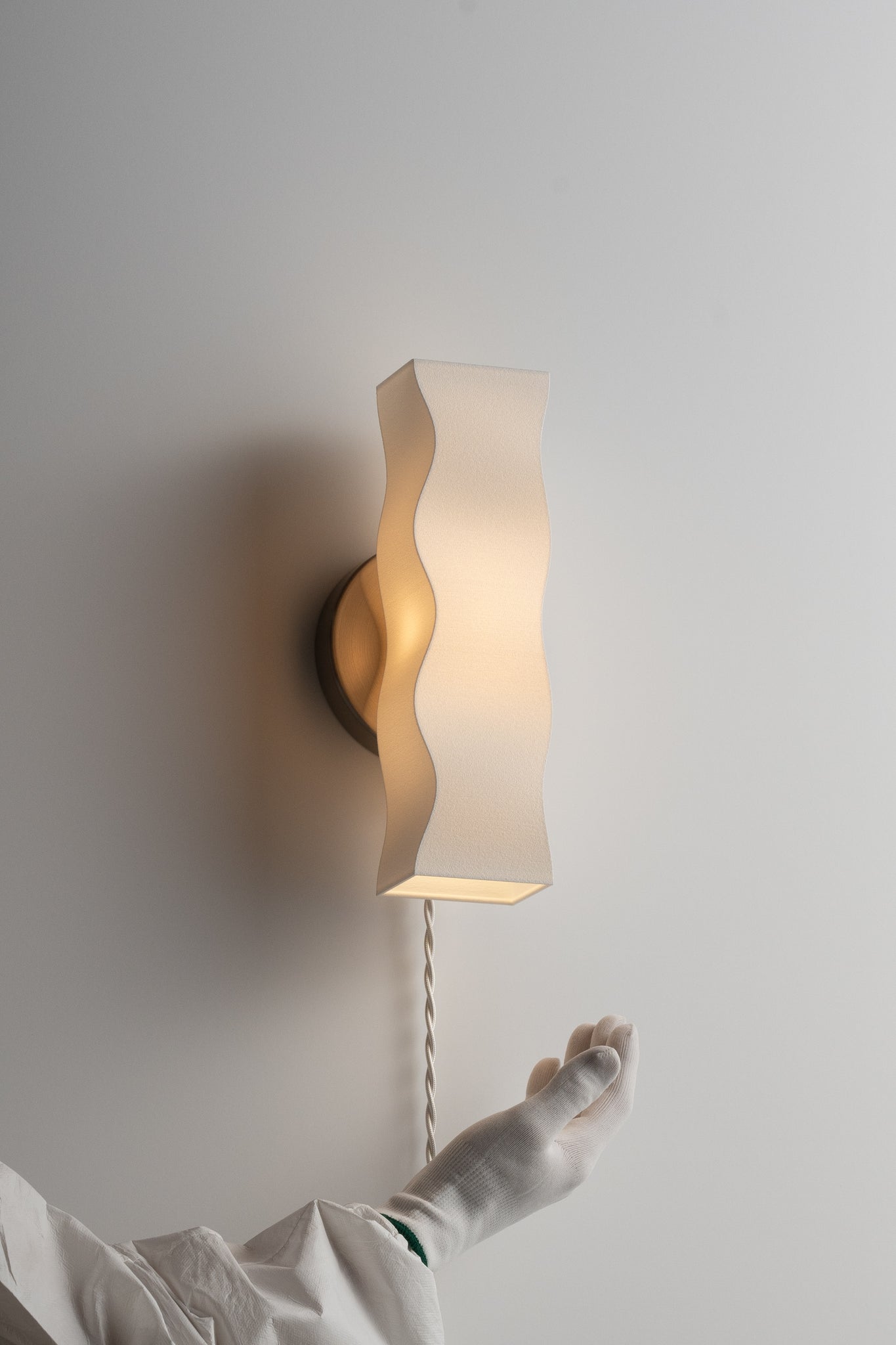 Totem Sconce Wired Plug-in
