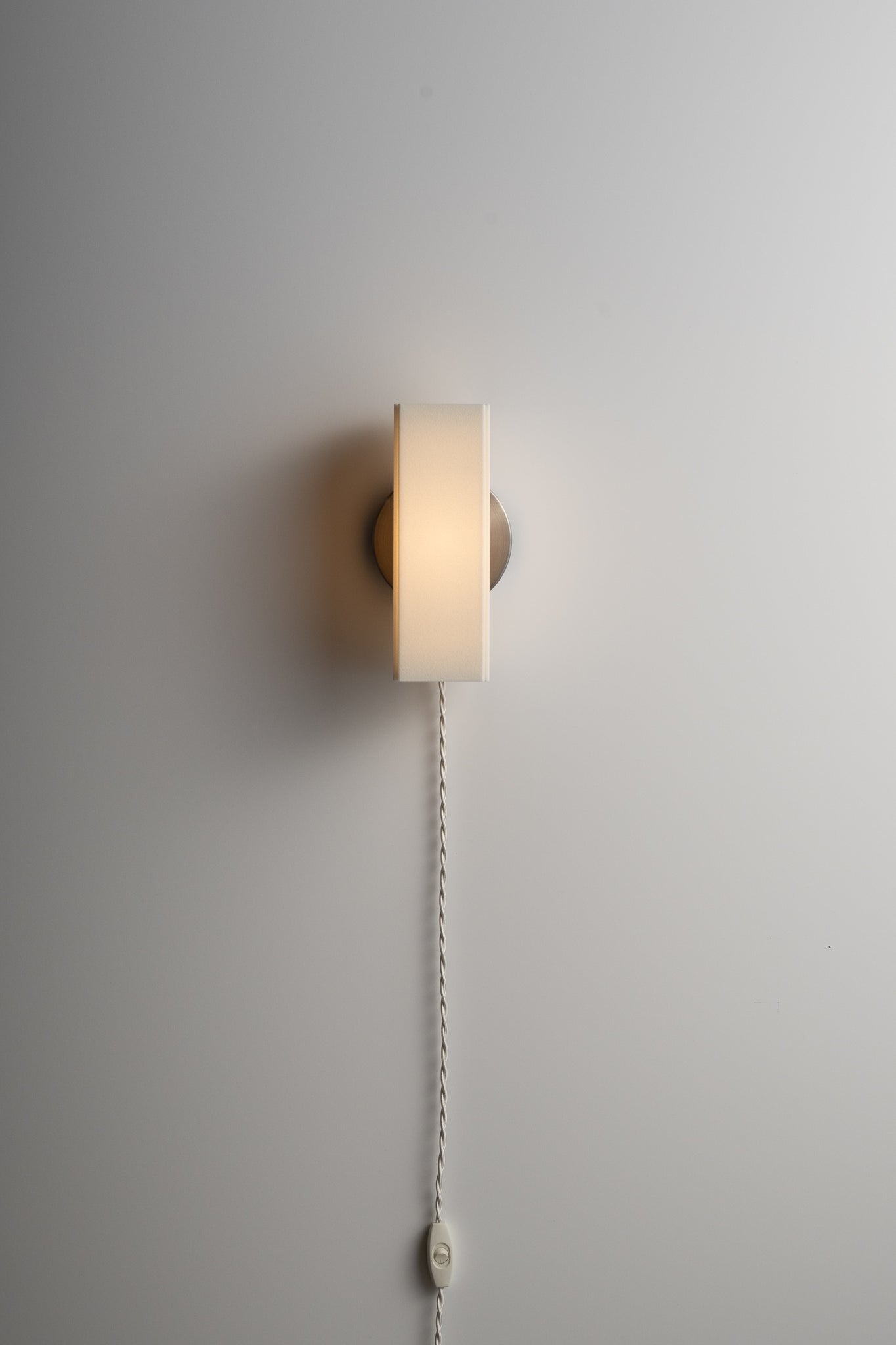 LOIR Sconce Wired Plug-in