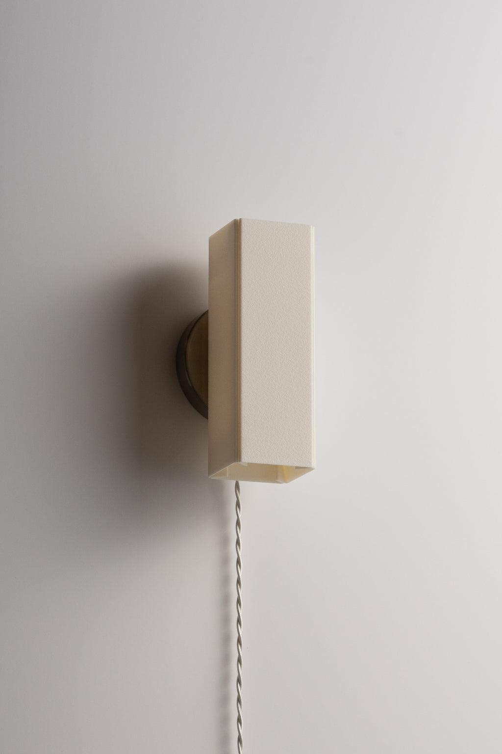 LOIR Sconce Wired Plug-in