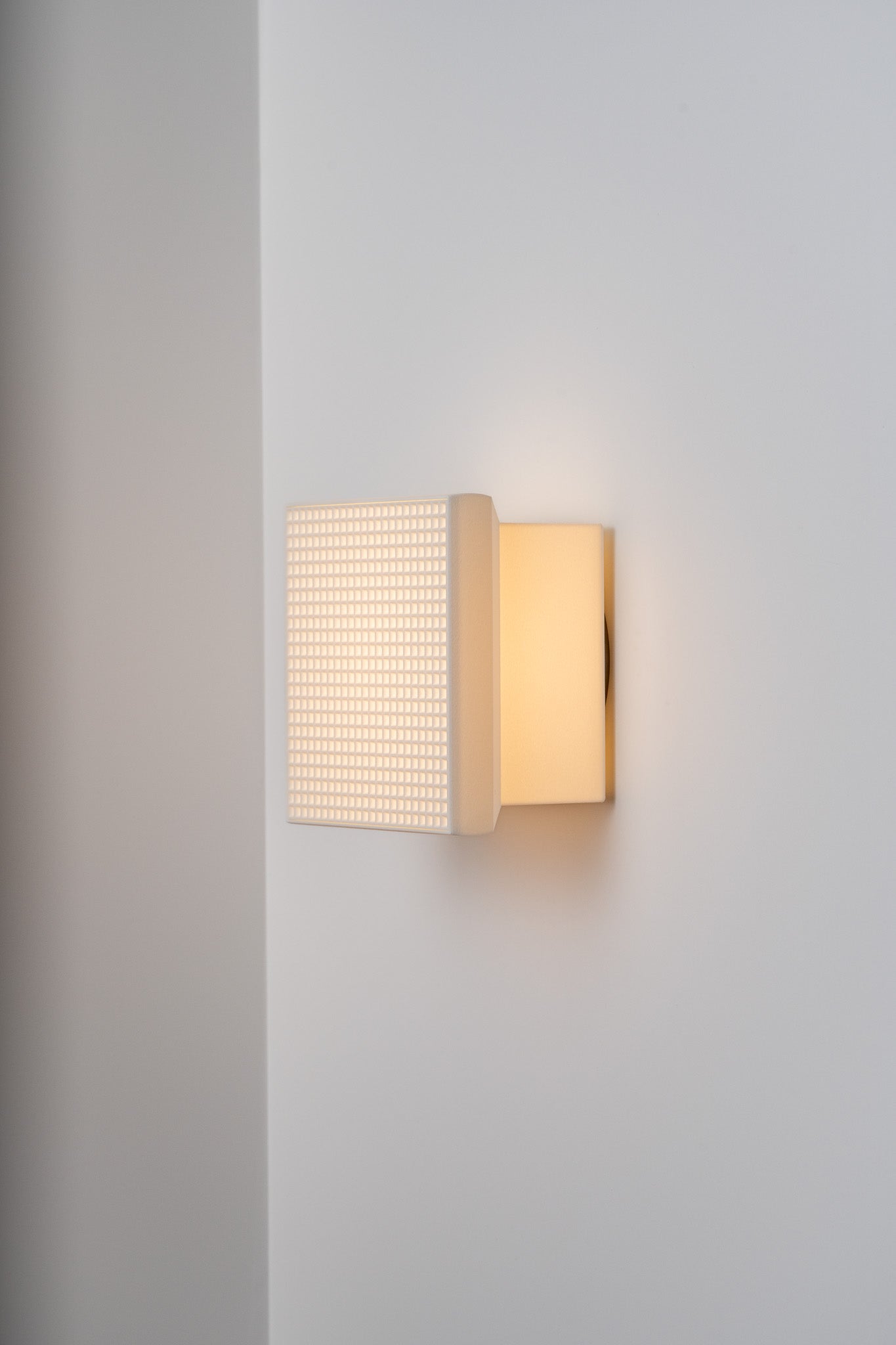 GRID 01 Sconce