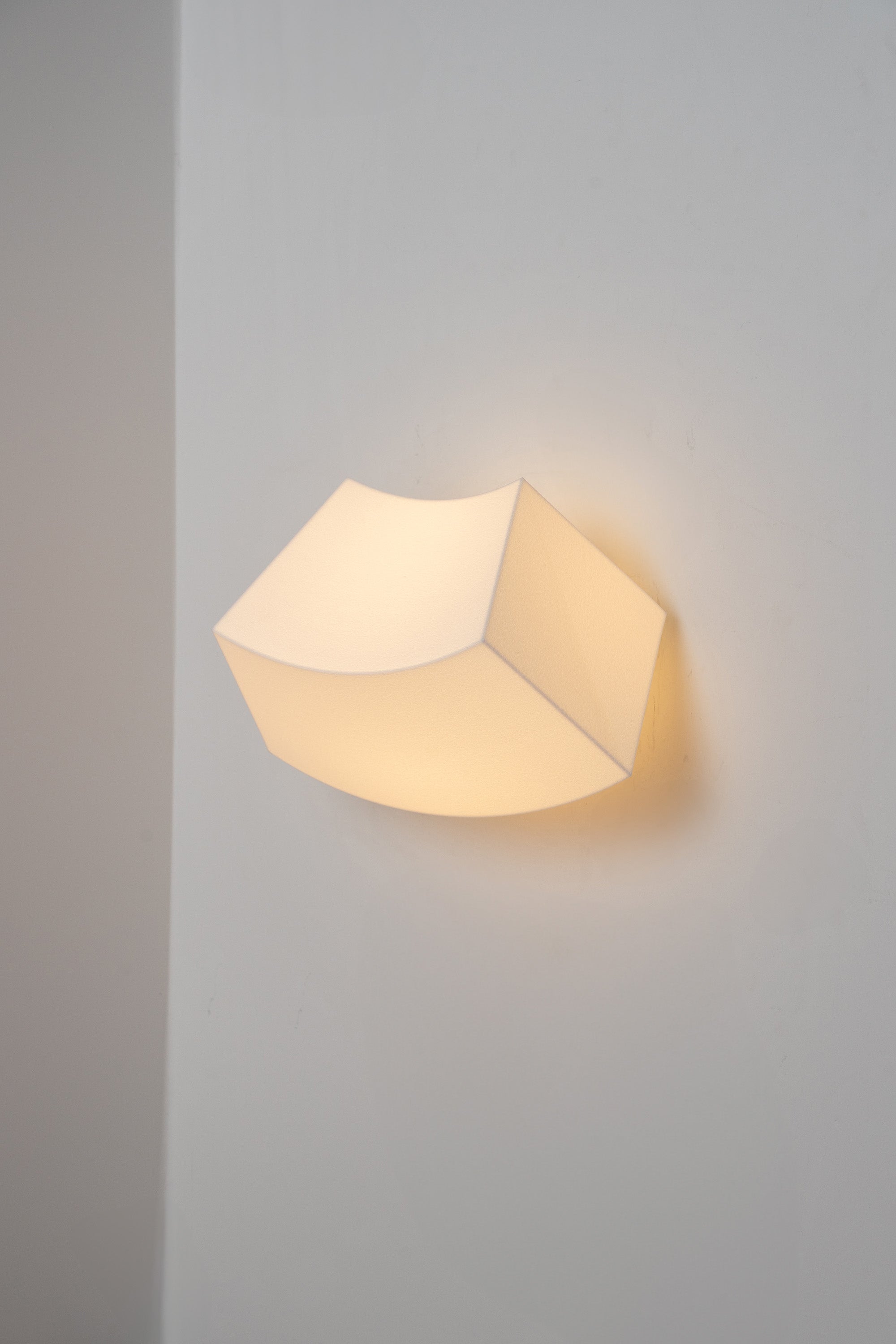 ARKA Sconce