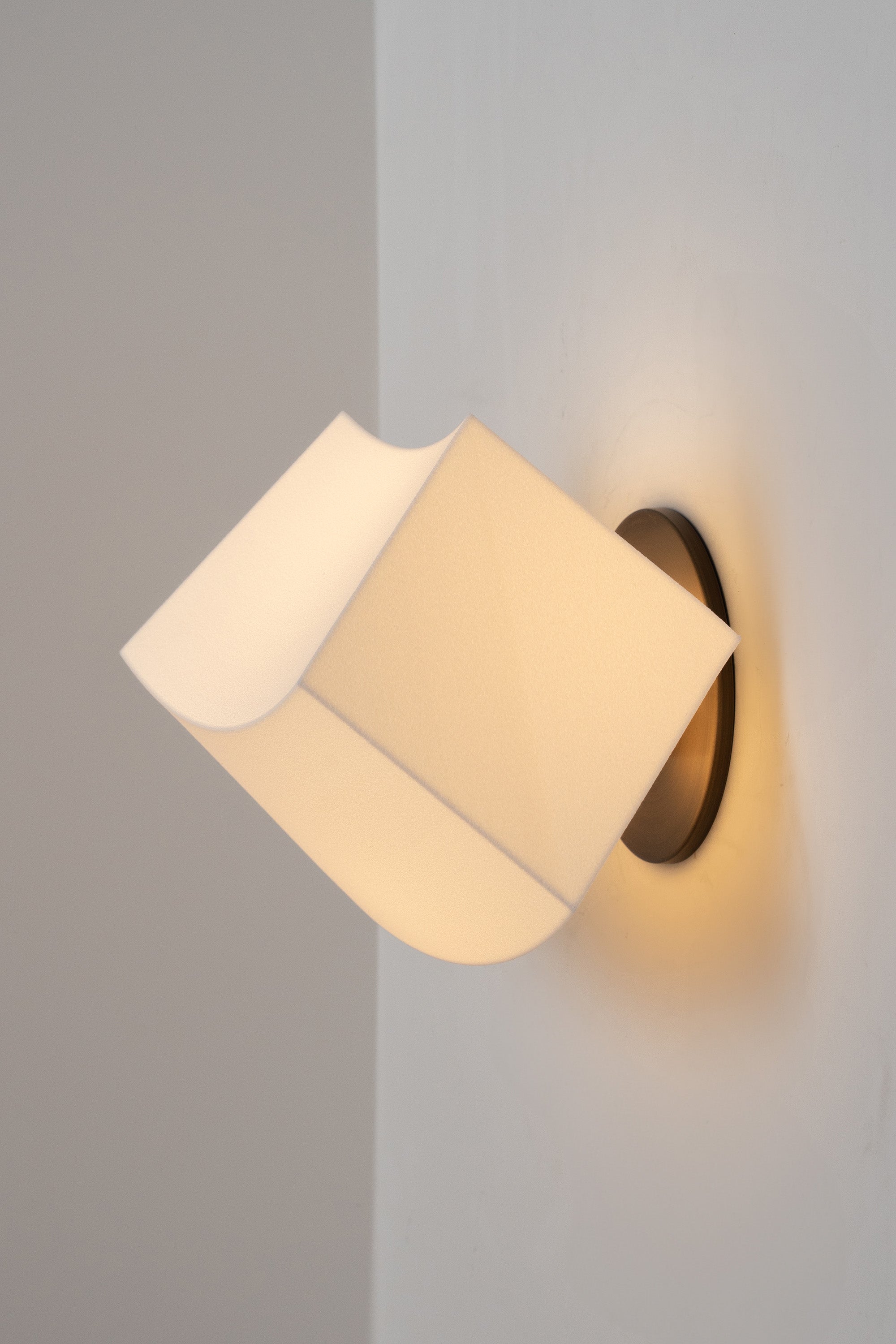 ARKA Sconce