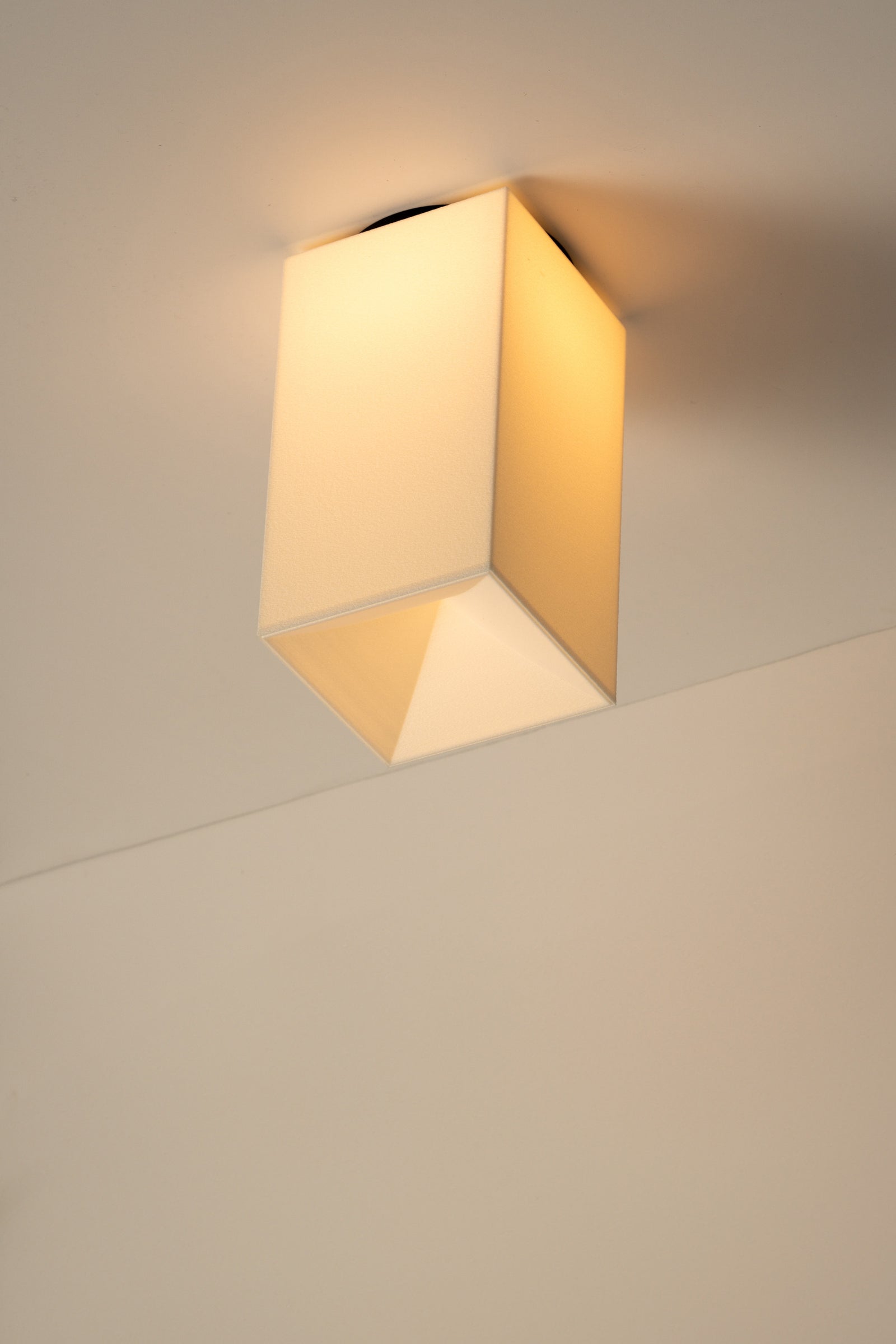 Lahm 08+ Flush Mount